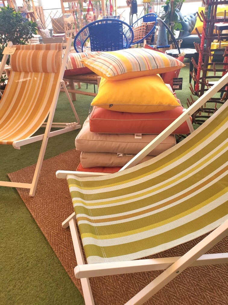 Chaises longues chilienne et coussins de jardins
