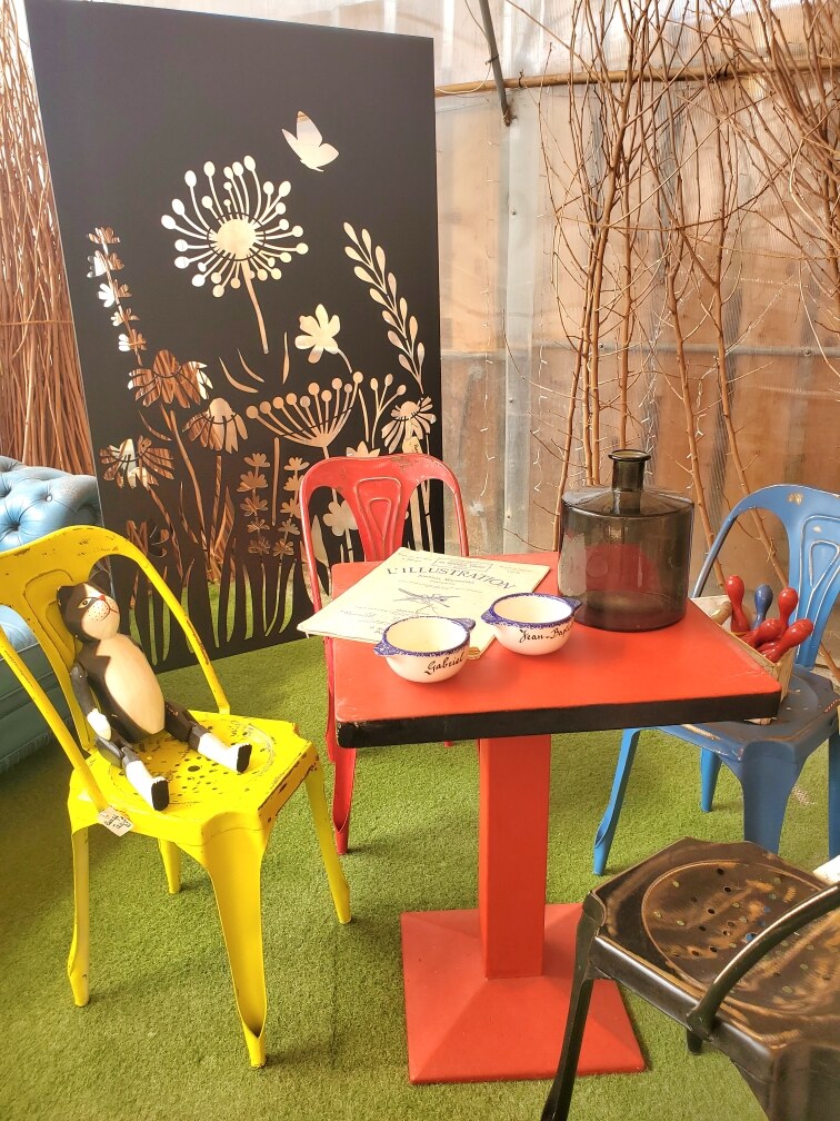 Mobilier de jardin coloré