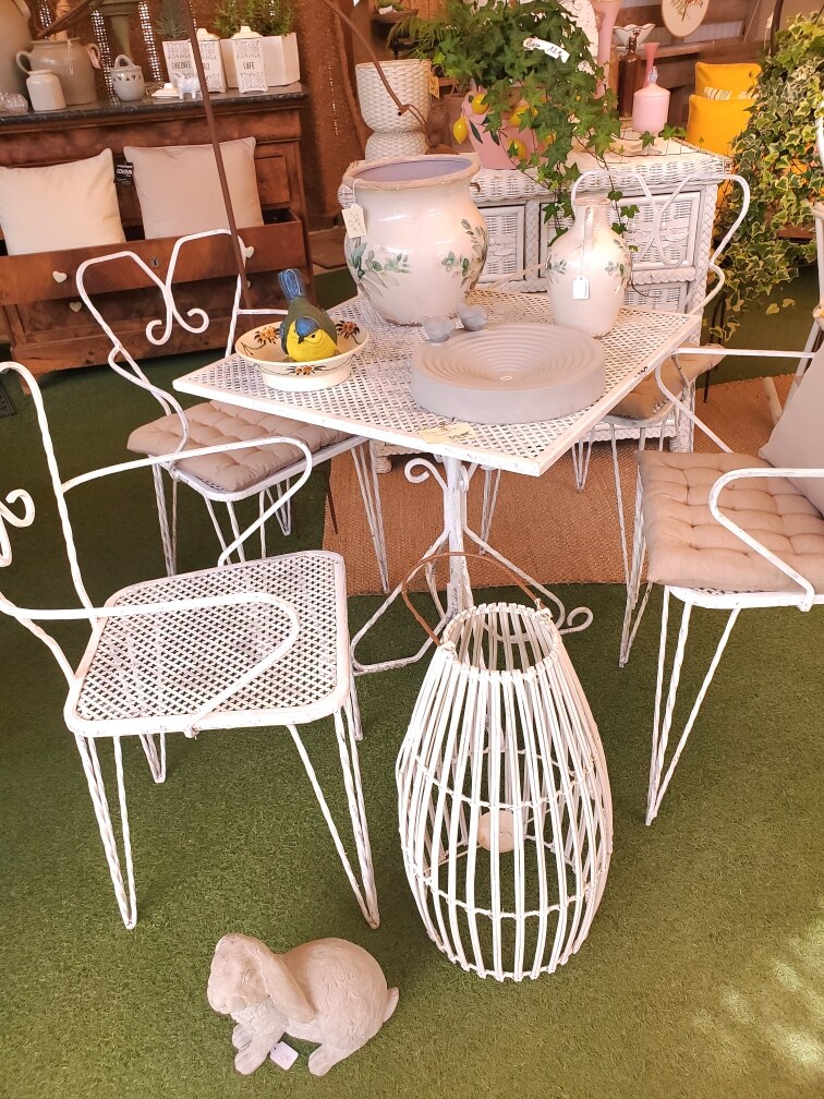 Mobilier de jardin vintage